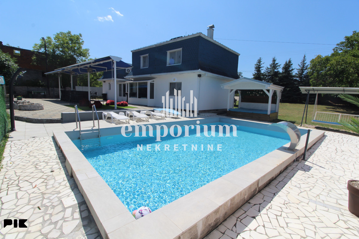 Vila sa bazenom i uređenim dvorištem, površine 85 m2 ID: 2768/BN 2