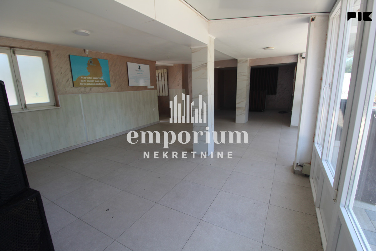 Vila sa bazenom i uređenim dvorištem, površine 85 m2 ID: 2768/BN 12