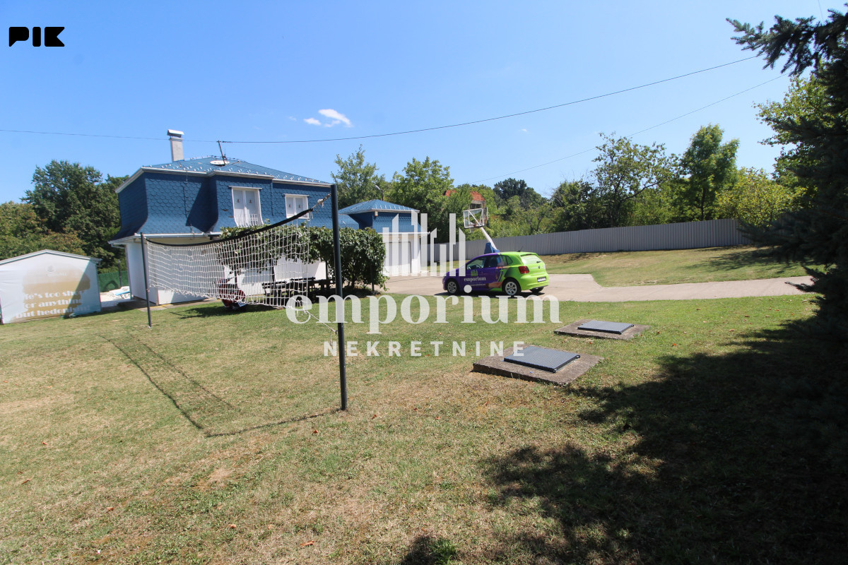 Vila sa bazenom i uređenim dvorištem, površine 85 m2 ID: 2768/BN 3