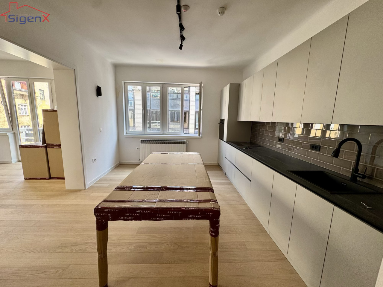 NOVO ADAPTIRAN/Četverosoban stan/Centar/96m2/poslovni prostor 6