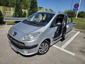 Peugeot 1007