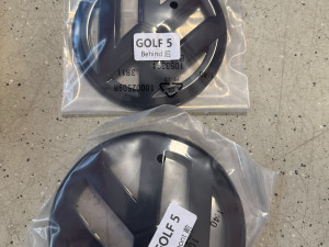 ZNAK VW GOLF 5  CRNI SET PREDNJI ZADNJI