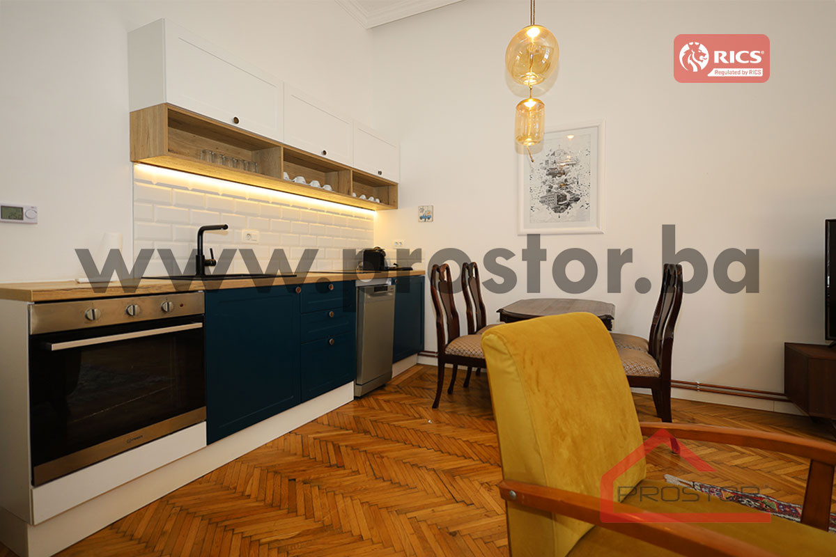 PROSTOR izdaje:Trosoban stan, 70m2, Mejtaš 6