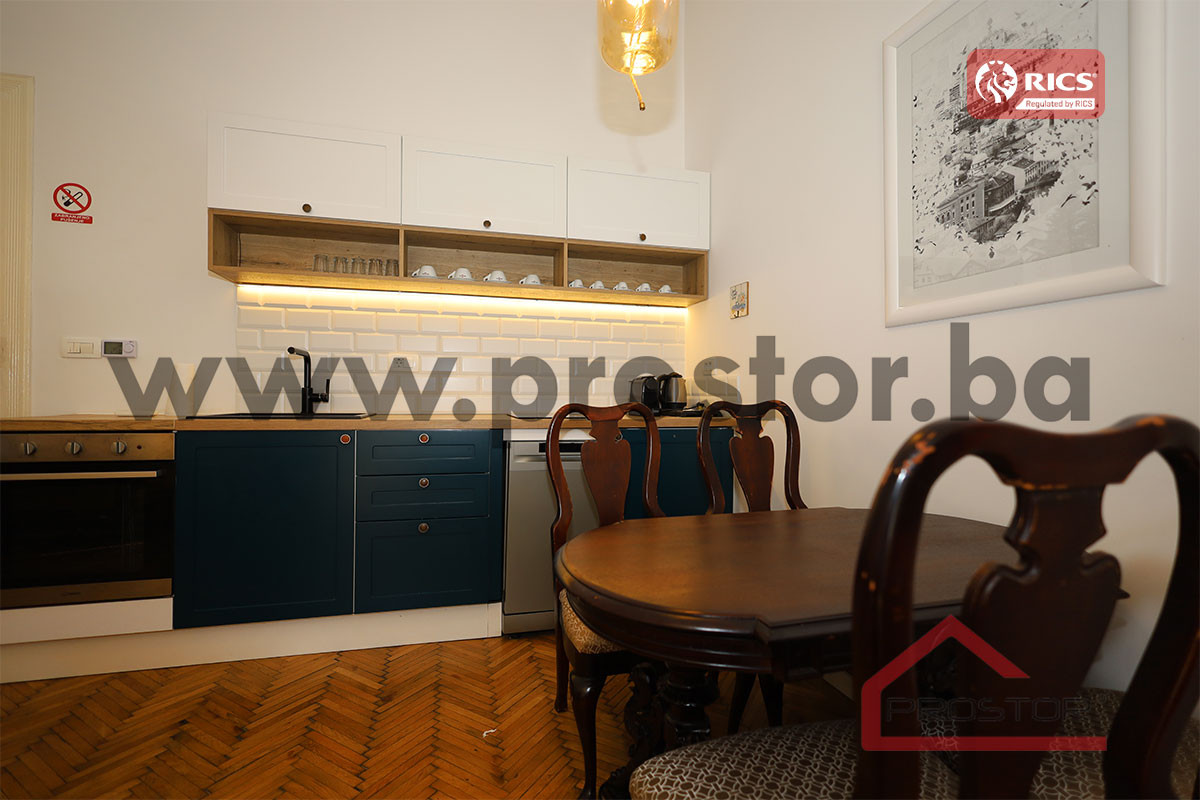 PROSTOR izdaje:Trosoban stan, 70m2, Mejtaš 7