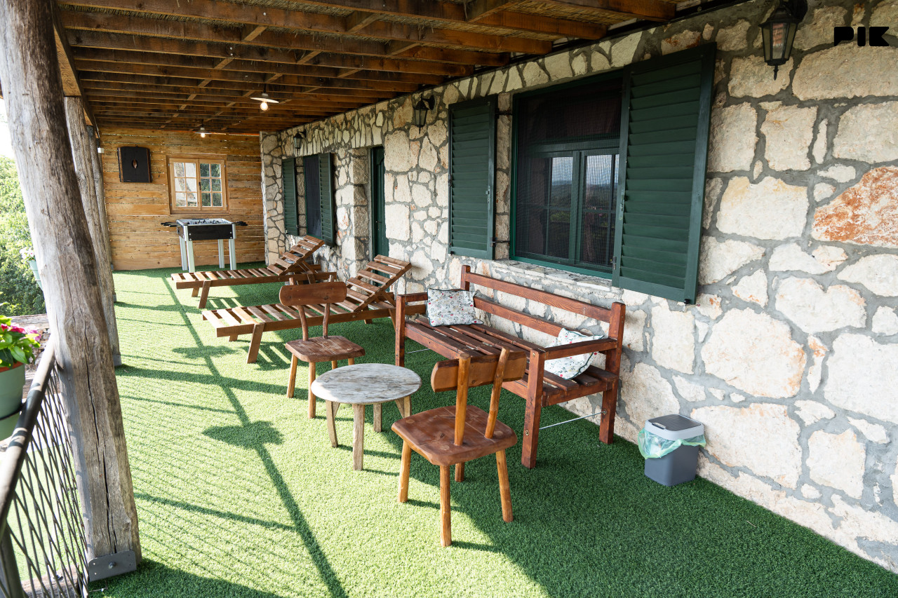 Vikendica Široki Brijeg 200m2 9