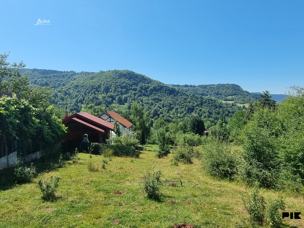 AURA/ Zemljište 1600 m2 - Faletići, Stari Grad