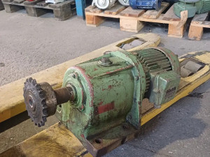 ELEKTRO MOTOR SA REDUKTOROM 0.75kW 21.5obrt.
