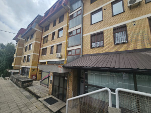 Trosoban stan / Antuna Hangija / Centar