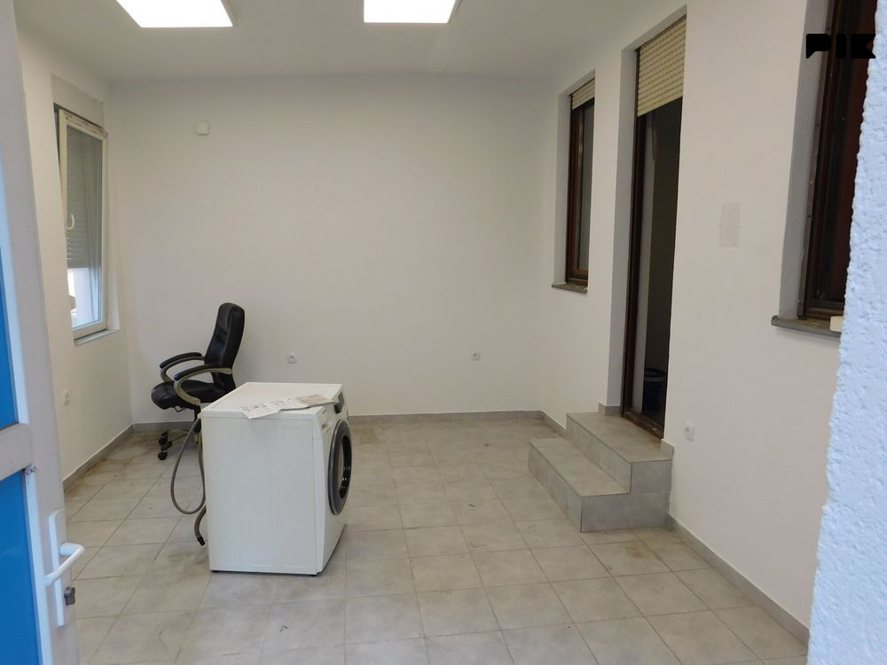 Poslovni prostor 60m2 - naselje Krajina 3
