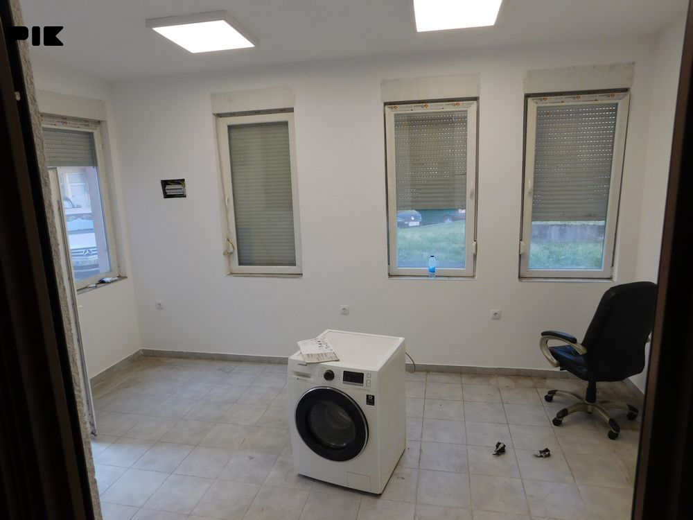 Poslovni prostor 60m2 - naselje Krajina 4