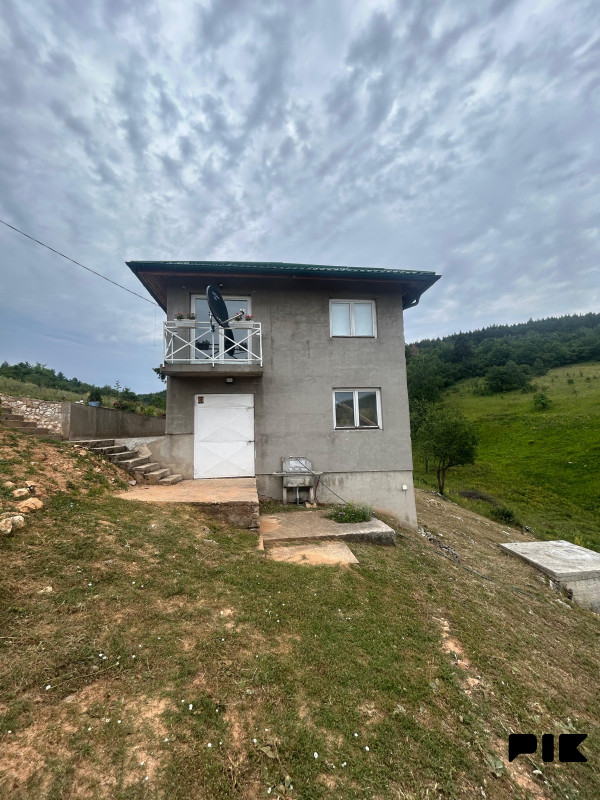 ZEMLJIŠTE 53.506 m2 sa objektom 150 m2 - BORIJE - STARI GRAD 2