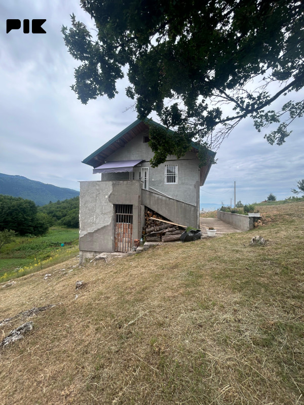ZEMLJIŠTE 53.506 m2 sa objektom 150 m2 - BORIJE - STARI GRAD 8