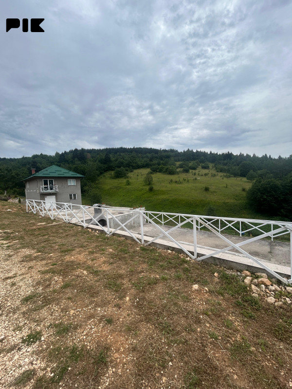 ZEMLJIŠTE 53.506 m2 sa objektom 150 m2 - BORIJE - STARI GRAD 9