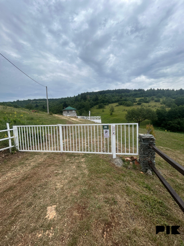 ZEMLJIŠTE 53.506 m2 sa objektom 150 m2 - BORIJE - STARI GRAD 18