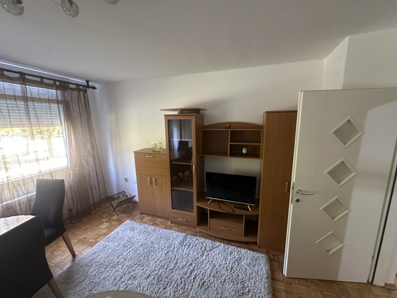Dvosoban stan za najam - 41 m2 2