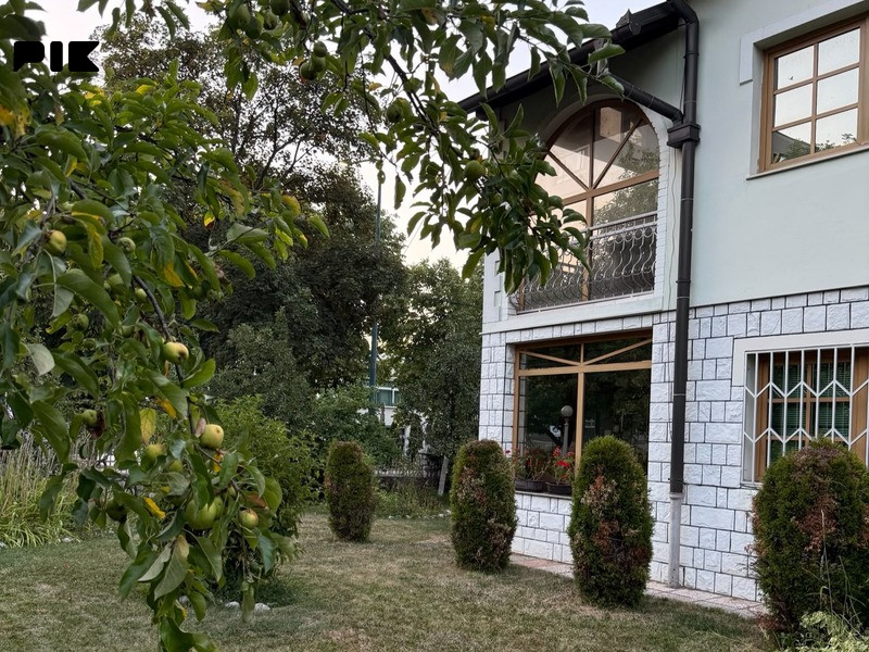Kuća sa okućnicom Hadžići centar 4