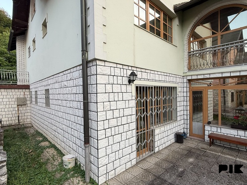 Kuća sa okućnicom Hadžići centar 7