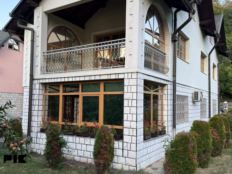Kuća sa okućnicom Hadžići centar 5