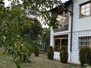 House with yard Hadžići center photo 4
