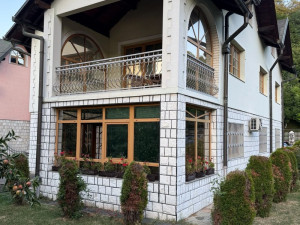 House with yard Hadžići center photo 5