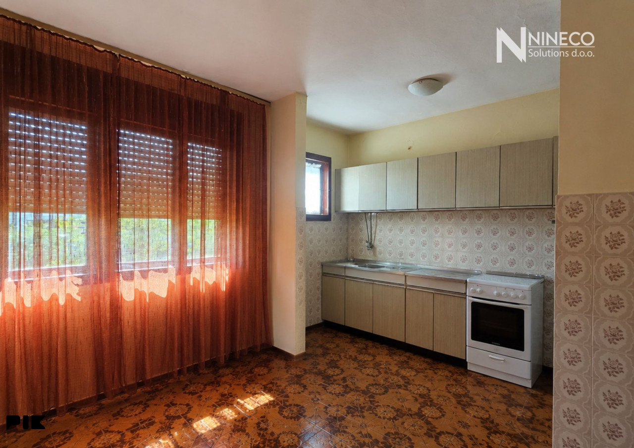 KUĆA SA POMOĆNIM OBJEKTIMA - ALEKSANDROVAC - 164 m2 10
