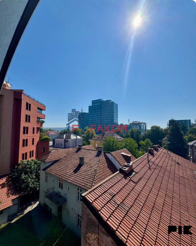 Iznajmljuje se trosoban stan u naselju Nova Varoš 16