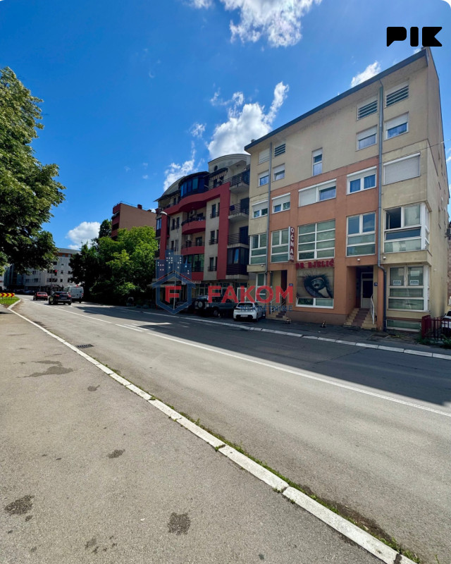 Iznajmljuje se trosoban stan u naselju Nova Varoš 20