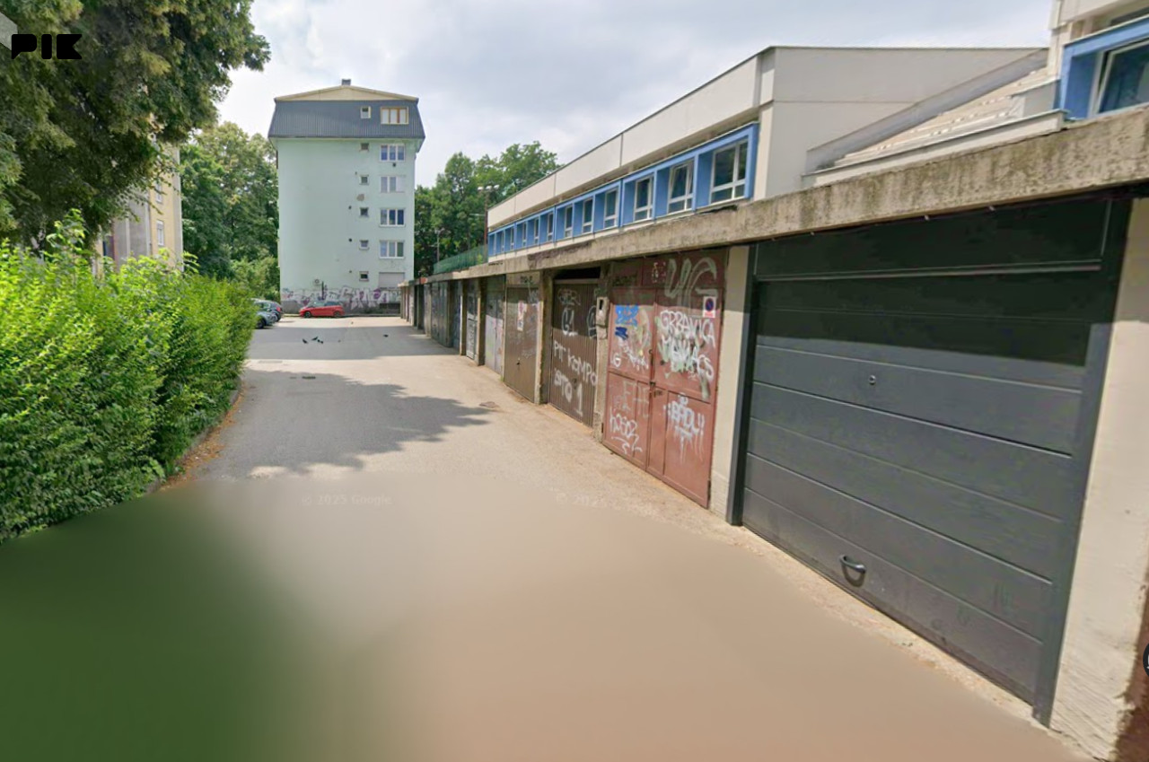 Garaža sa strujom Grbavica Grbavička Zagrebačka Novo Sarajevo