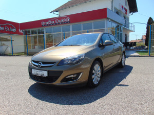 Opel Astra Limousine Edition 1.6 2013