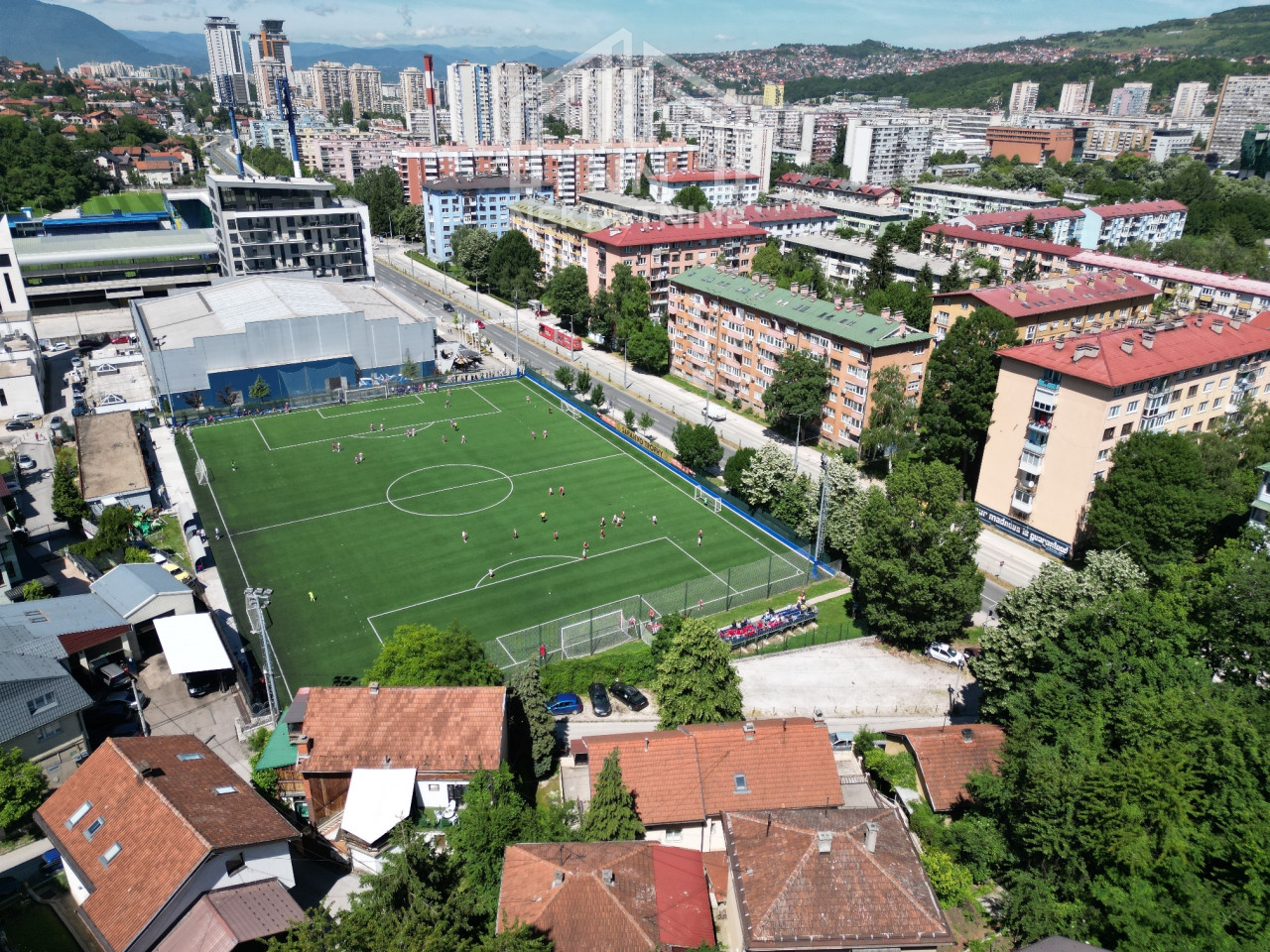 NN Nekretnine : Stambeno - poslovni objekat - Grbavica 4