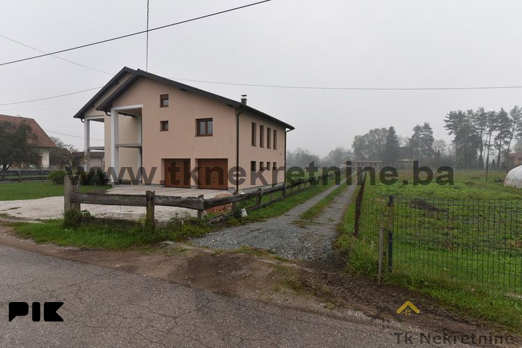 ŽIVINICE-STRAŠANJ - Kvalitetna zemljišna parcela 1778 m2