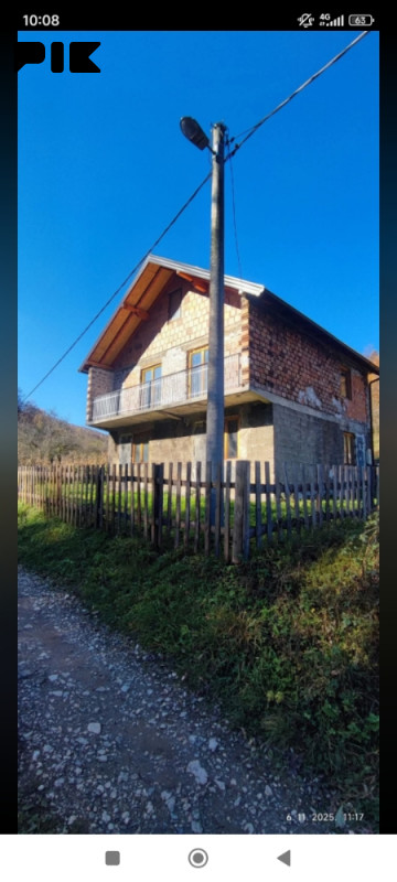 Kuća sa okucnicom