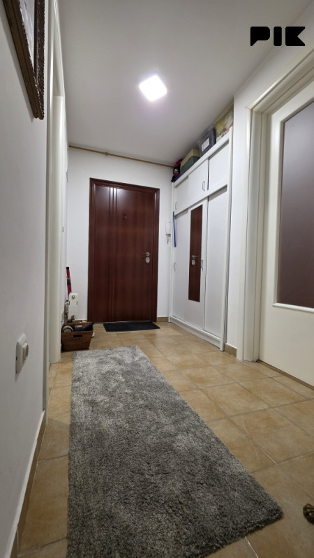 Dvosoban stan u centru Hadžića 5