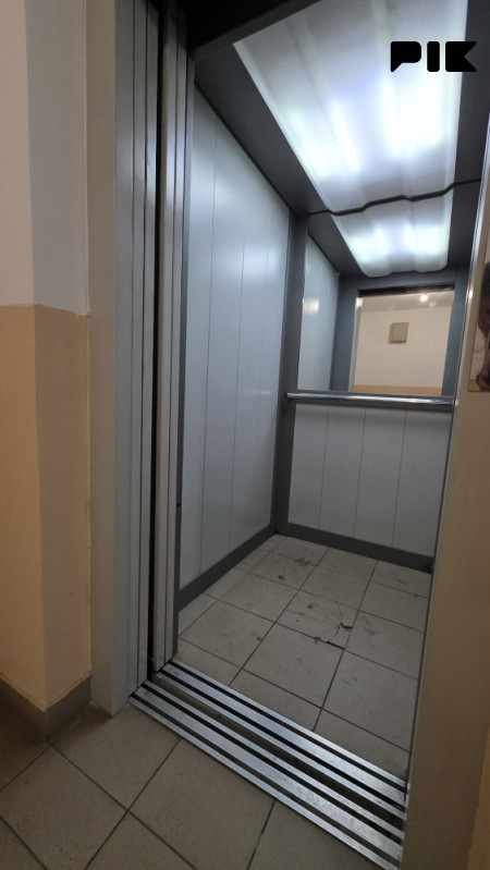 Dvosoban stan u centru Hadžića 9