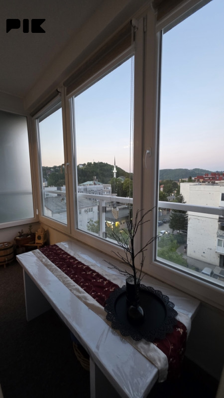 Dvosoban stan u centru Hadžića 17