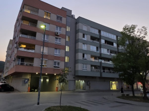 Dvosoban stan u centru Hadžića