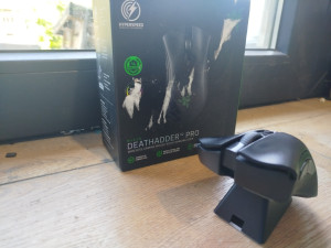 Razer DeathAdder V2 Pro + Charging Dock Vrhunski bežični gaming