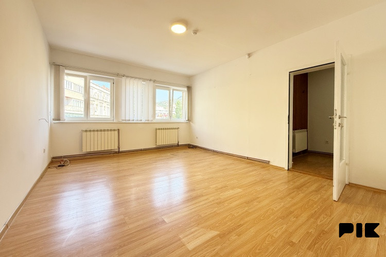 Kancelarijski prostor kod zgrade Općinskog suda, Centar 5