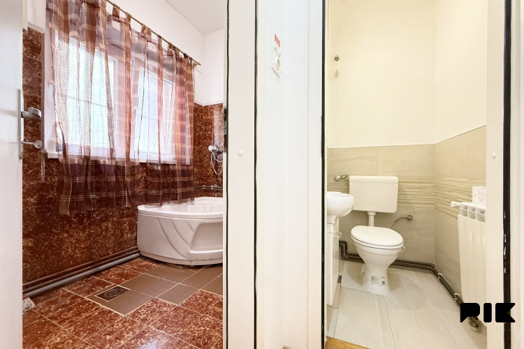 Kancelarijski prostor kod zgrade Općinskog suda, Centar 13