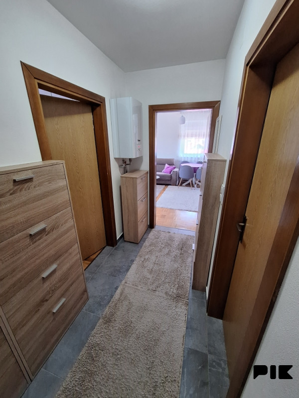 Namješten stan na keju 40m2 10