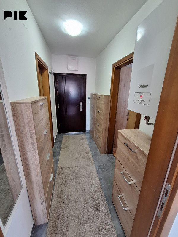 Namješten stan na keju 40m2 11