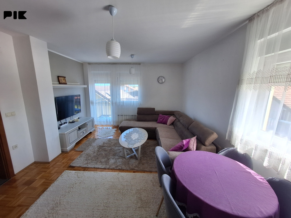 Namješten stan na keju 40m2 21