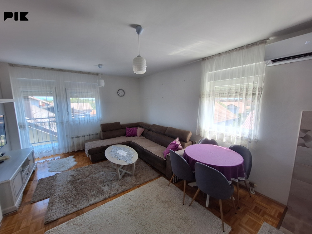 Namješten stan na keju 40m2 20