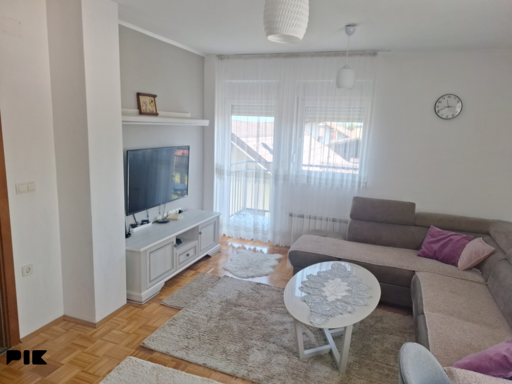 Namješten stan na keju 40m2 19
