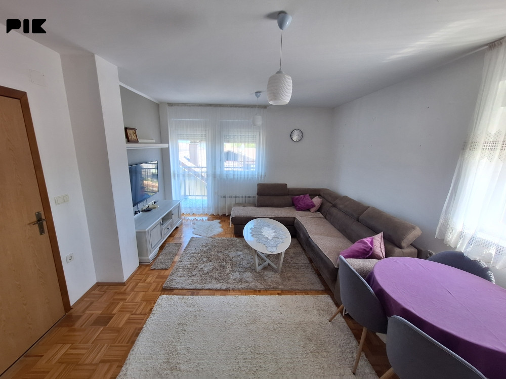 Namješten stan na keju 40m2 18
