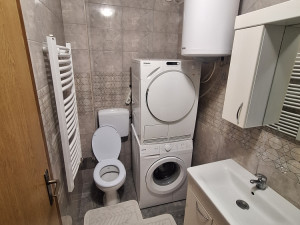 Namješten stan na keju 40m2, sa privatnim garažnim mjestom photo 4
