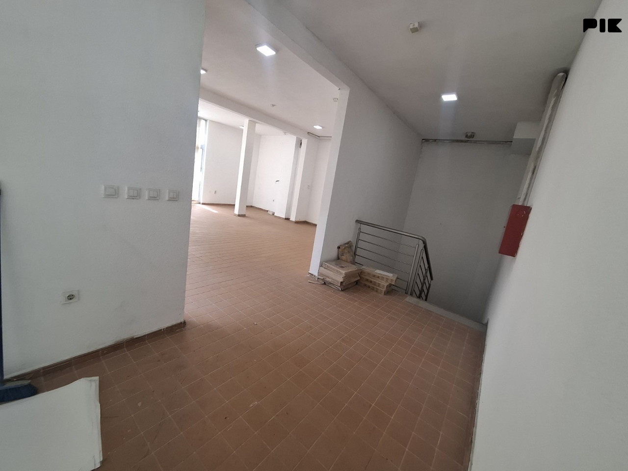 Izdaje se/prodaje poslovni prostor - Vogosca 2
