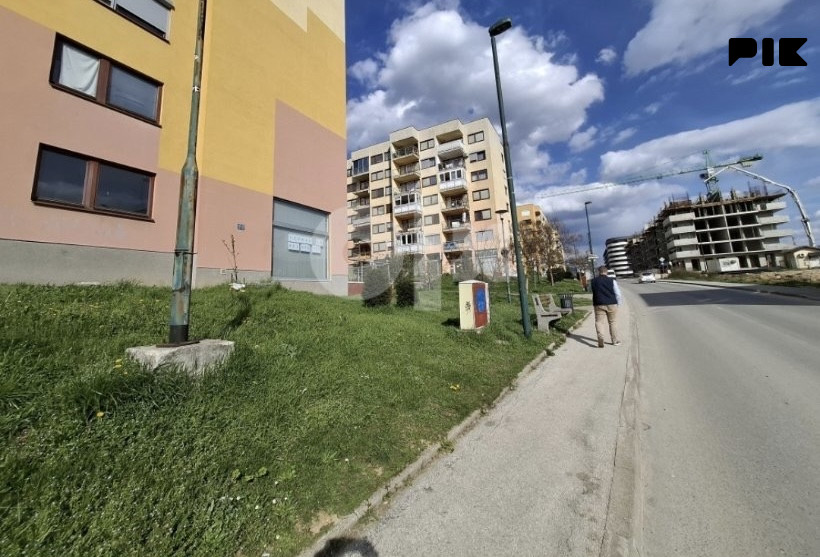 Izdaje se/prodaje poslovni prostor - Vogosca 4