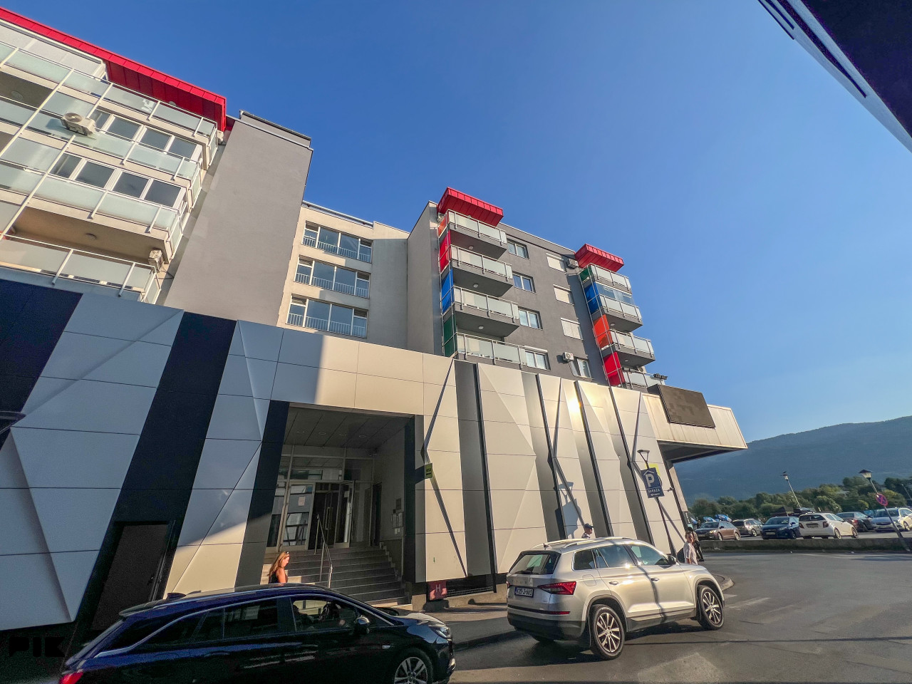 Luksuzan poslovni prostor Centar Ilidža 140m2 Grand Centar