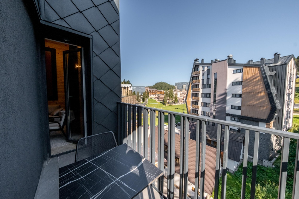 Prodaja unikatan nov apartman Poljice Jahorina 12